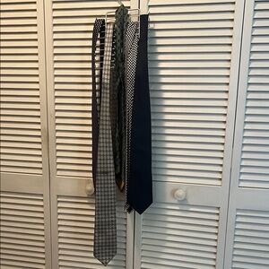 Five Bundles of Men Stylish Assorted Ties